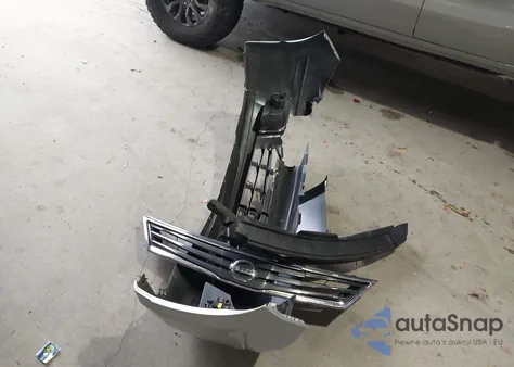 2011 Nissan Versa 1.8Sl z USA, uszkodzony, nr VIN 3N1BC1CP2BL37415